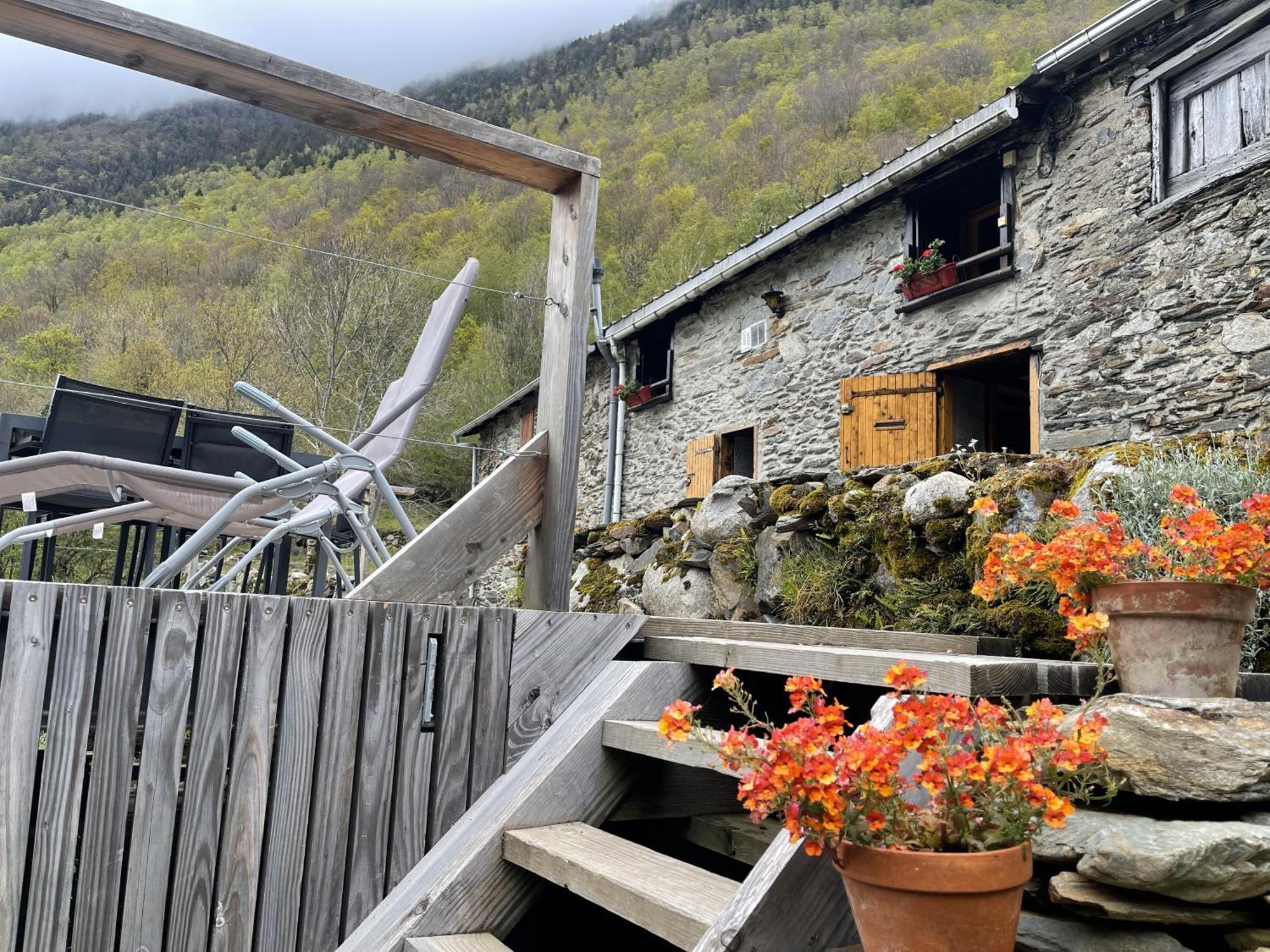 Grange Renovee, Pyrenees Ariegeoises, Gite Haute Ariege Auzat Экстерьер фото